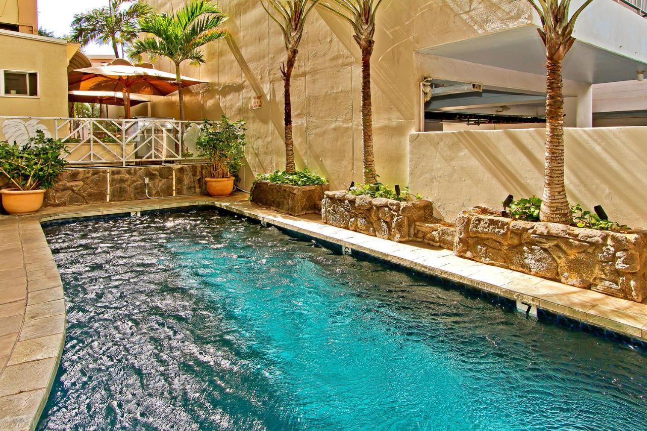 The Equus Honolulu Exterior foto